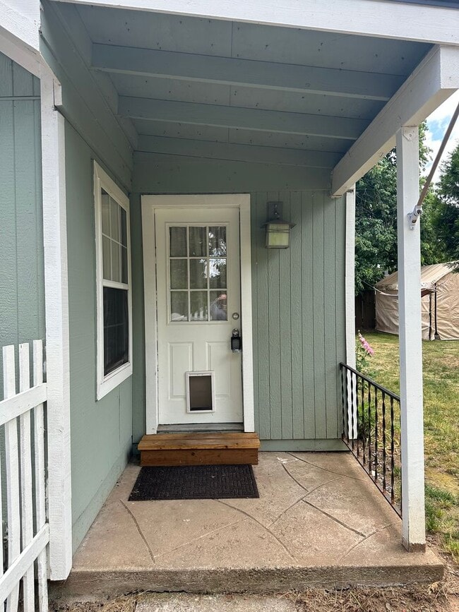 Building Photo - Charming 3 bed 1 bath house in a great a n...