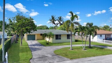 Building Photo - 2022 Collier Ave
