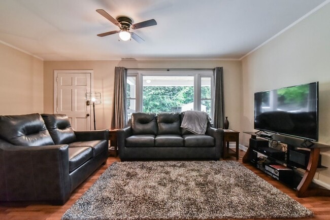 Building Photo - 5 E Keesler Ave