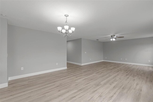 Building Photo - 13550 Laranja St