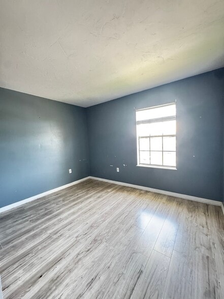 Building Photo - 1413 Manor Dr NE