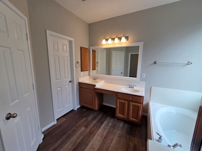 Building Photo - 20782 Oakhurst Trails Dr