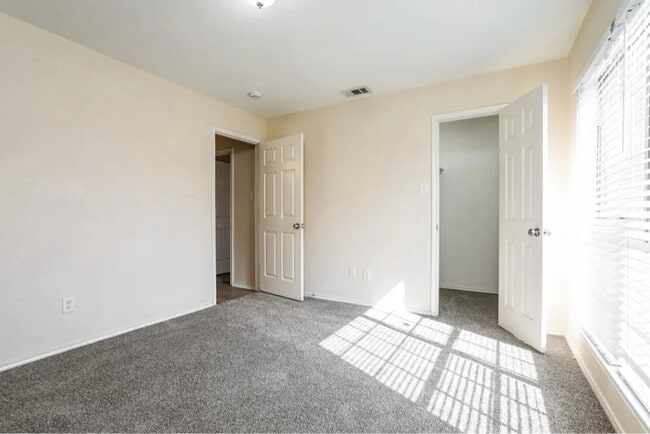 Building Photo - 6406 Big Springs Dr