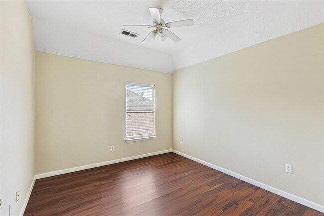 Building Photo - 5502 Atascocita Timbers N