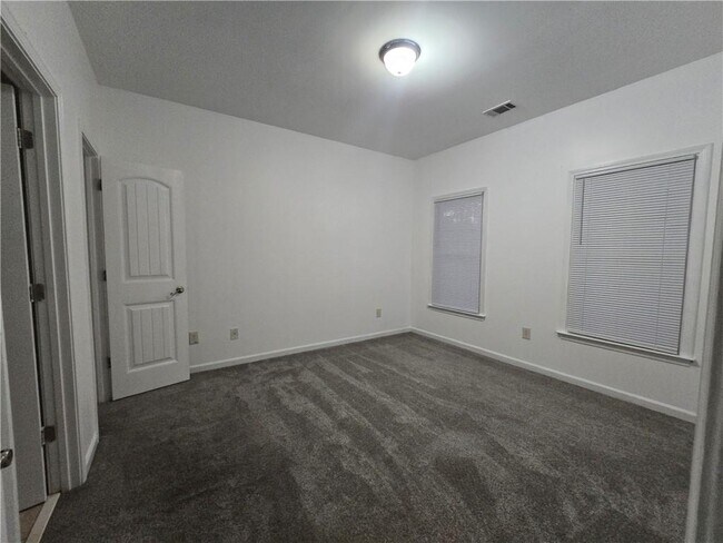 Building Photo - 265 Lily Cove Dr