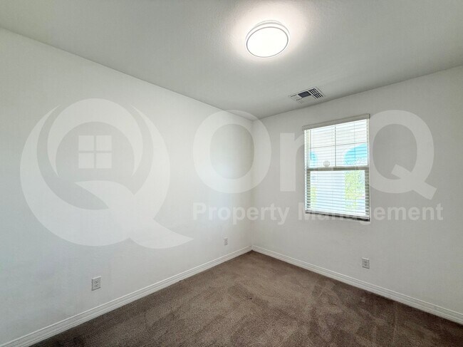 Building Photo - 6908 S 12th Way