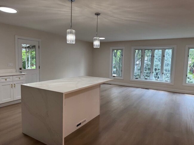 Building Photo - 434 Galahad Rd