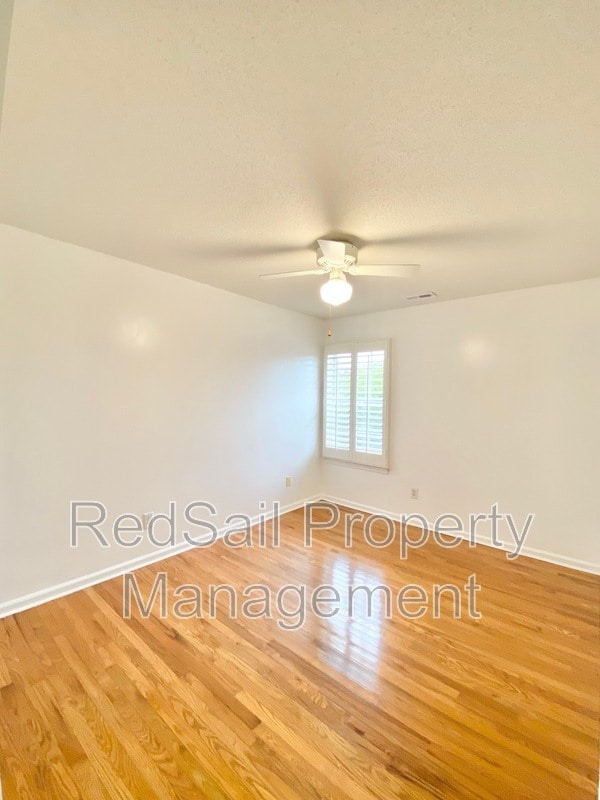 Building Photo - 144 River Walk Ct