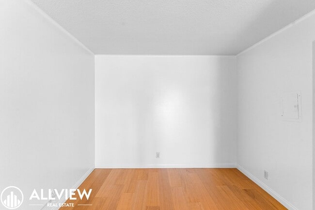 Building Photo - Stylish Studio with Balcony & Resort Ameni...