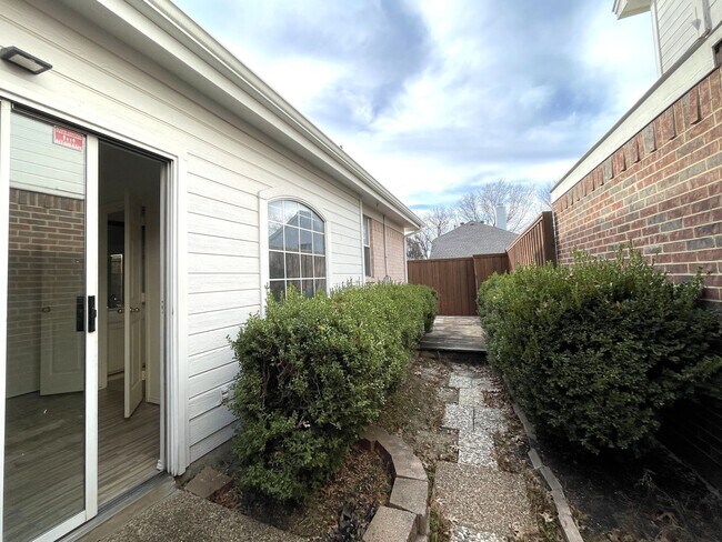 Building Photo - House for Lease in West Plano