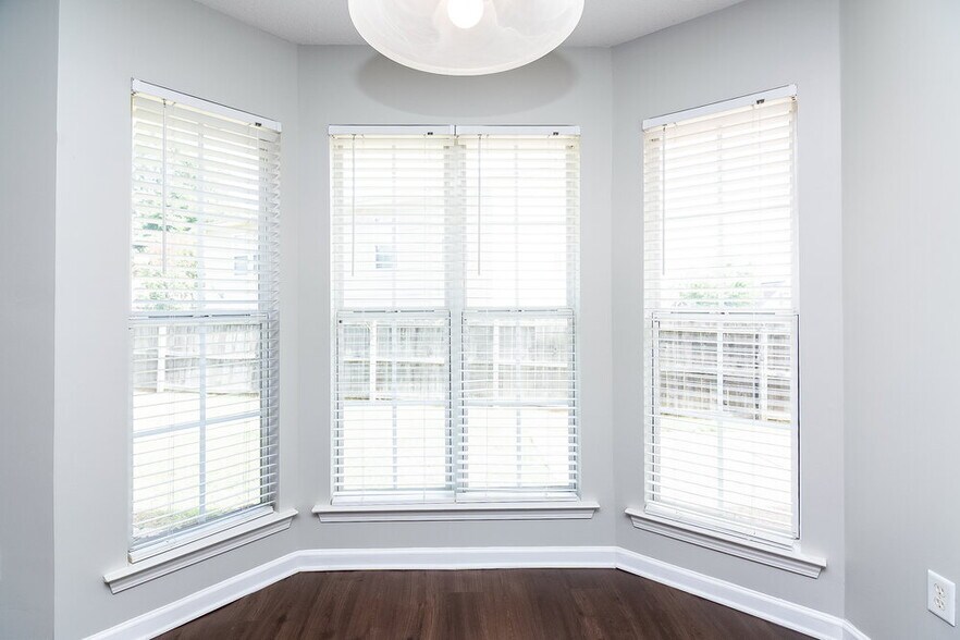 Building Photo - 2798 Shady Well Cove