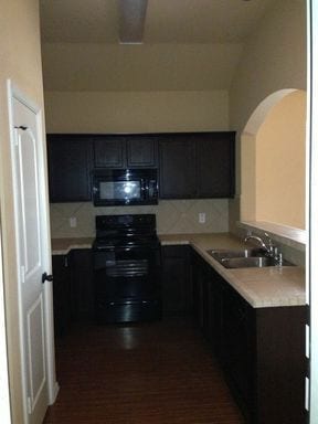 Building Photo - AVAILABLE NOW! Beautiful 3 Bedroom Duplex Located in Grand Heritage, Lavon, Texas!