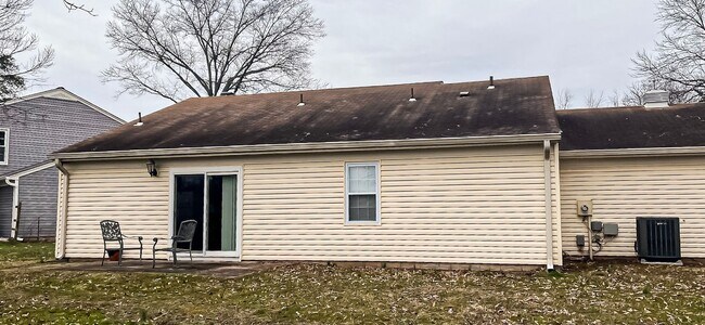 Building Photo - Fantastic 3 Bed 2 Bath Home Sitting On A S...