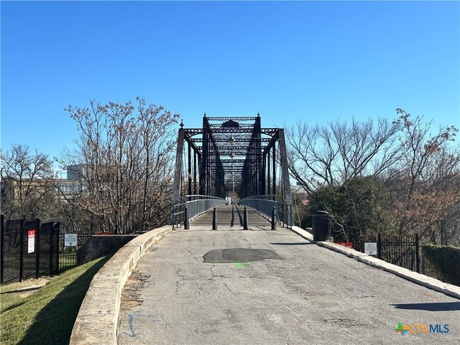 Building Photo - 362 E Faust St