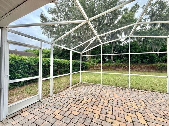 Building Photo - Large and Stunning 2700sqft Newly Renovated 3BR 3BTH!