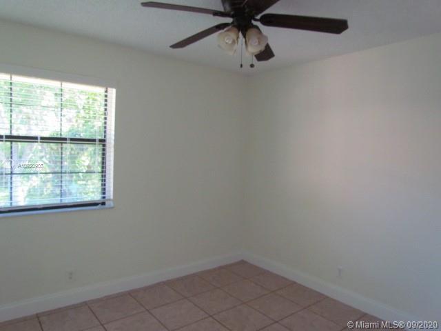 Building Photo - 2630 Riverside Dr