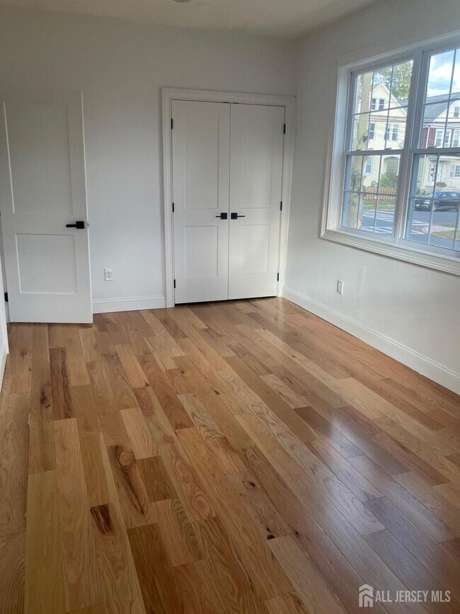 Building Photo - 401 Ainsworth St