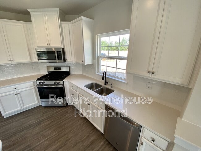 Building Photo - 4701 Mnr Xing Pl.