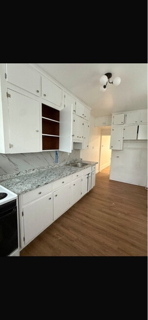 Building Photo - 126 Birch St