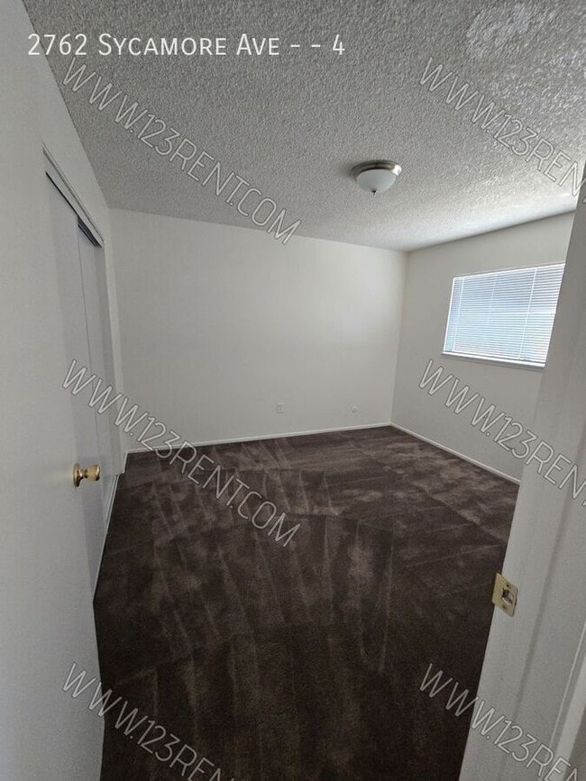 Building Photo - 2762 Sycamore Ave