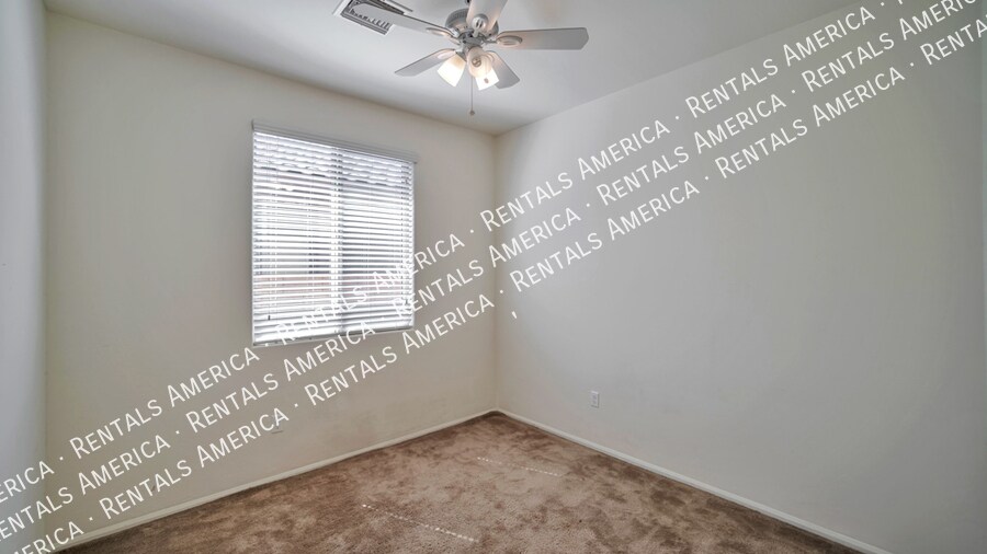 Building Photo - 6678 W Fishermans Dr