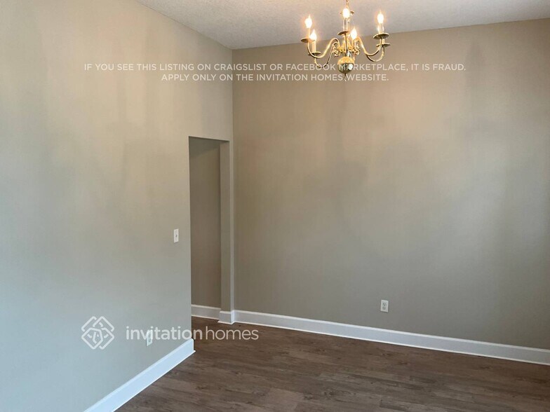 Building Photo - 2312 Bonnie Lakes Dr