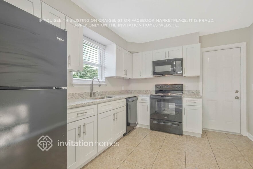 Building Photo - 5020 Chivalry Dr