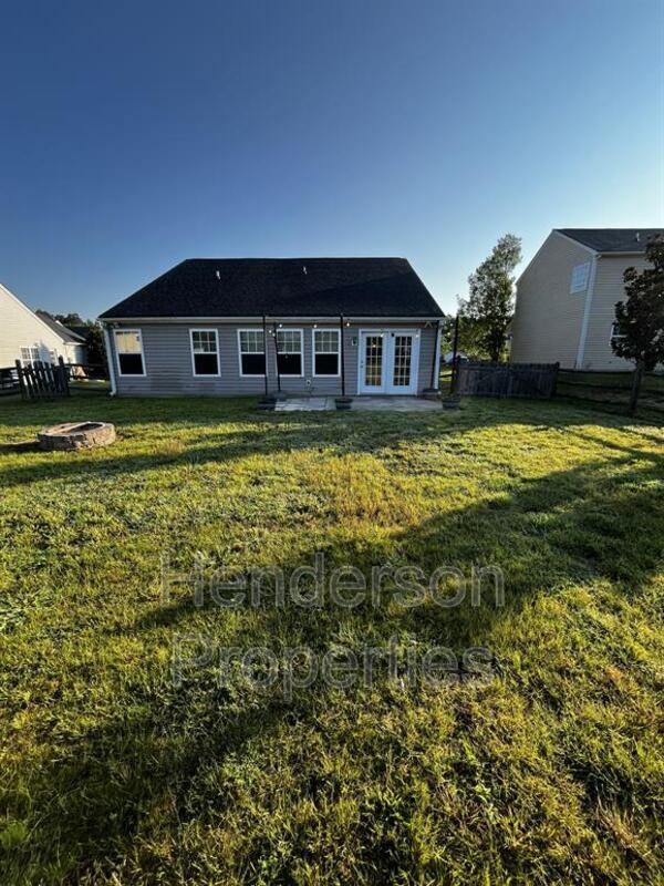 Building Photo - 4004 Shadow Pines Cir