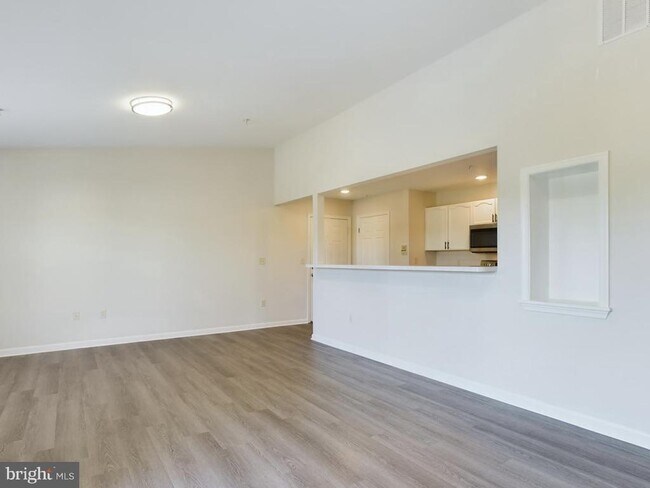 Building Photo - 302 Baughmans Ln