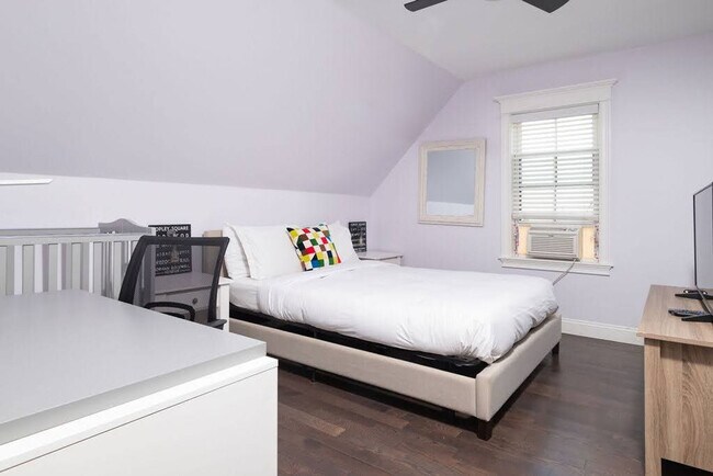 Building Photo - 7 Summit Ave