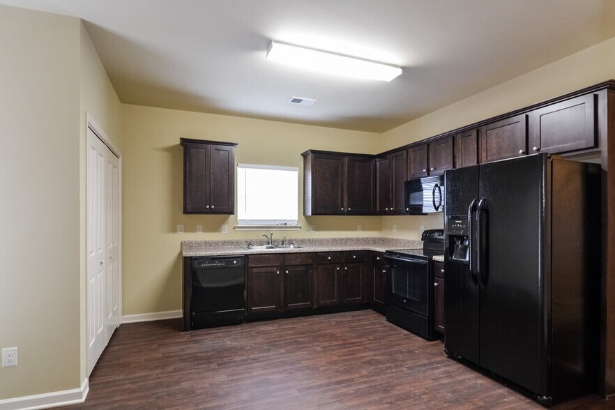 Building Photo - 534 Lobdale Falls Dr