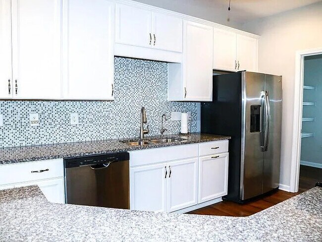 Building Photo - Earn Wealth While Leasing - Like a Homeowner - Lease to Own