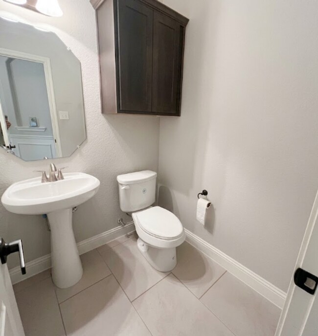 Building Photo - AVAILABLE NOW; APPLY AT OUR WEBSITE TODAY!!