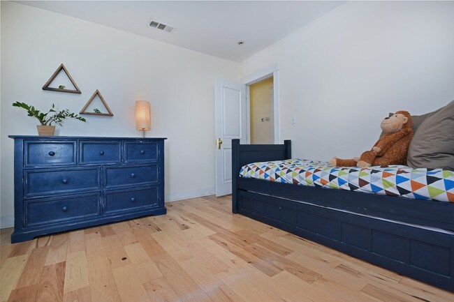 Building Photo - 10633 Chiquita St