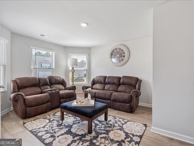 Building Photo - 174 Goodall Woods Dr