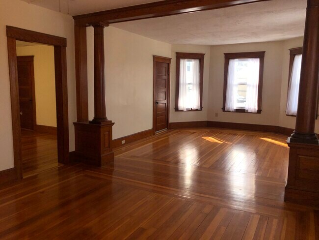 Primary Photo - 490 Manville Rd