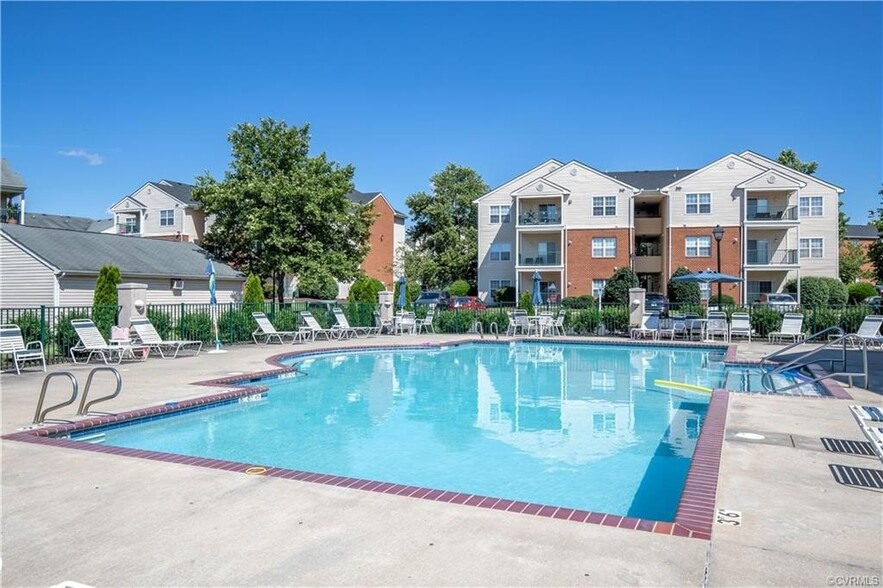 Building Photo - 701 Masters Row