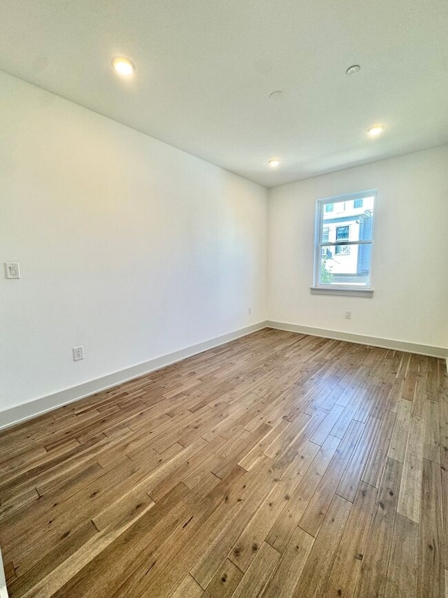 Building Photo - 3213 Haverford Ave