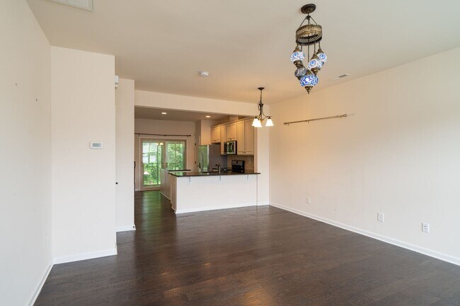 Building Photo - 2 Bedroom, 2.5 Bath Townhome w/ Loft and S...