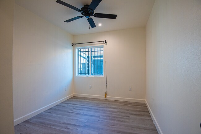 Building Photo - 603 W 49th St