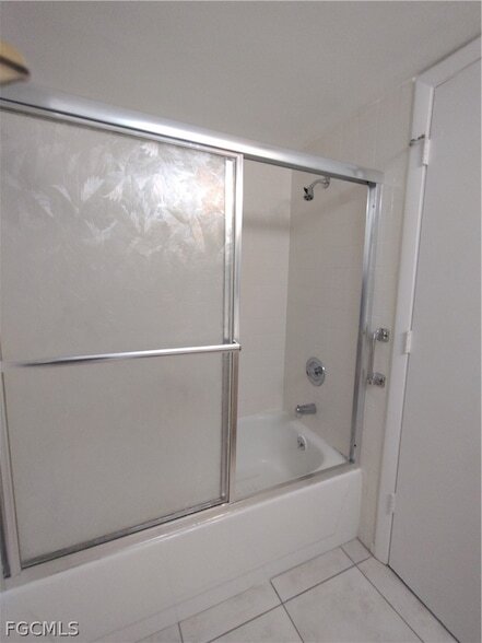 Building Photo - 1069 Villa Dr