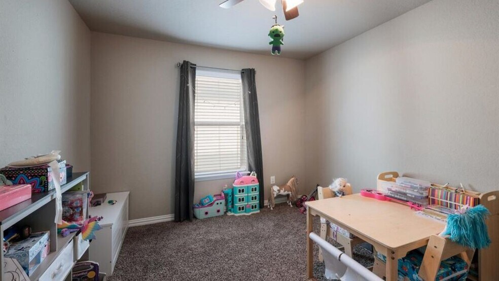 Building Photo - 8252 Breezy Cv