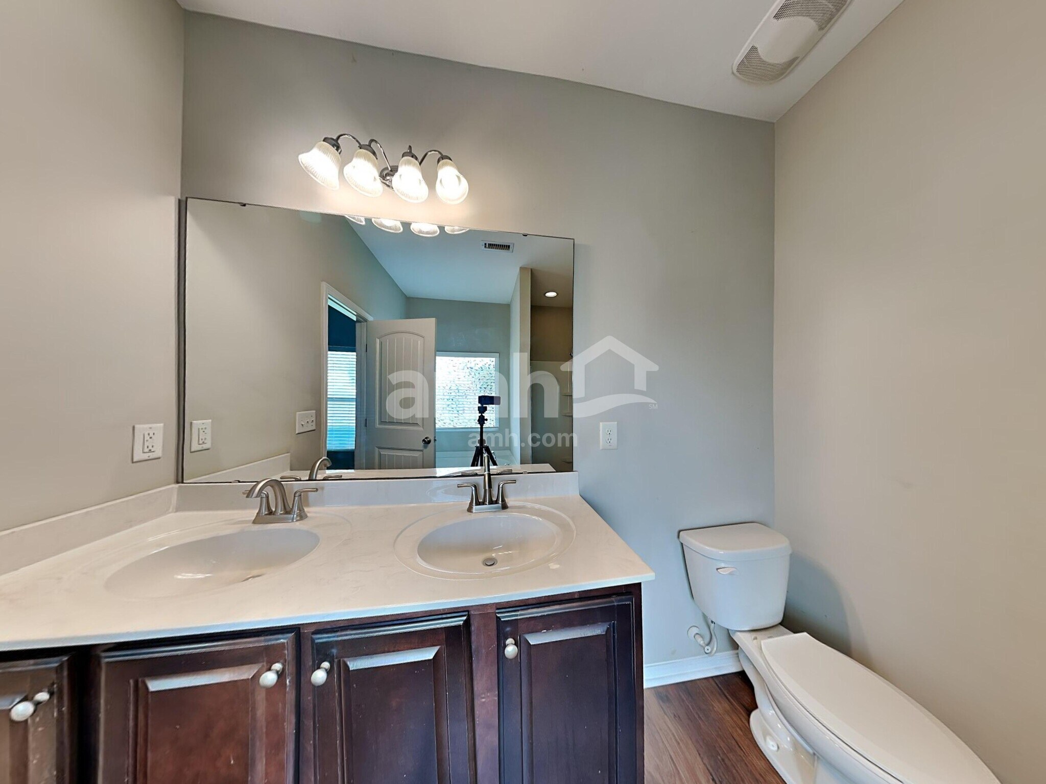 Building Photo - 15 Bevington Ct