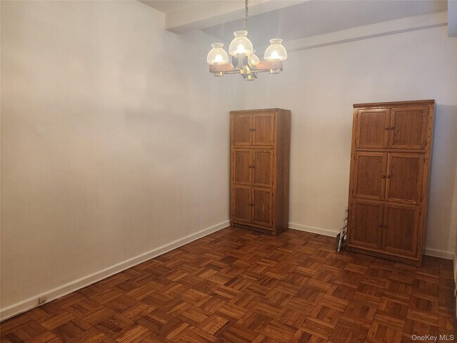 Building Photo - 102-55-102-67 67th Dr