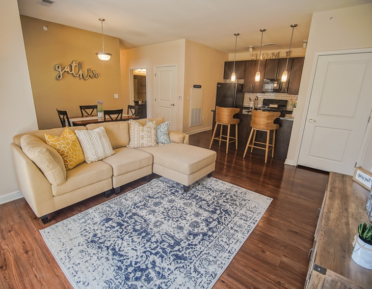 Building Photo - Chisholm Lake Apartments