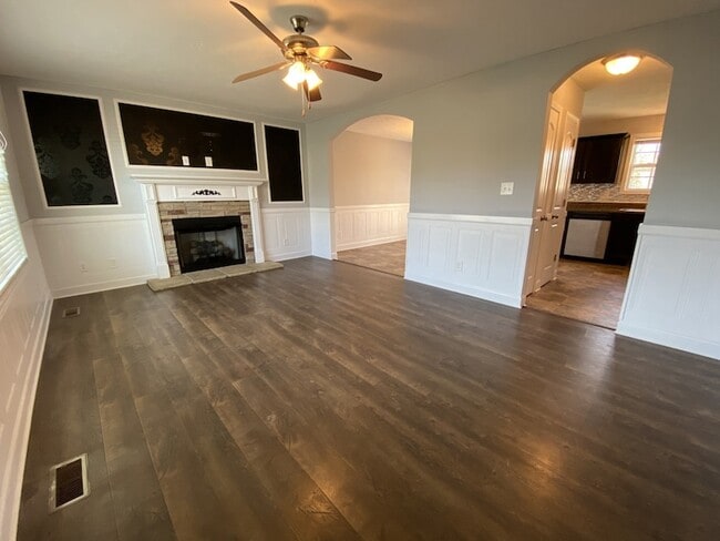 Building Photo - 548 Magnolia Dr