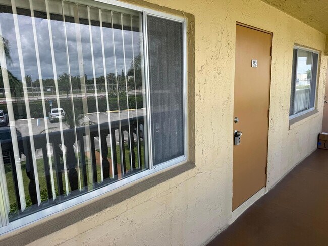Building Photo - 500 Village Green Cir W