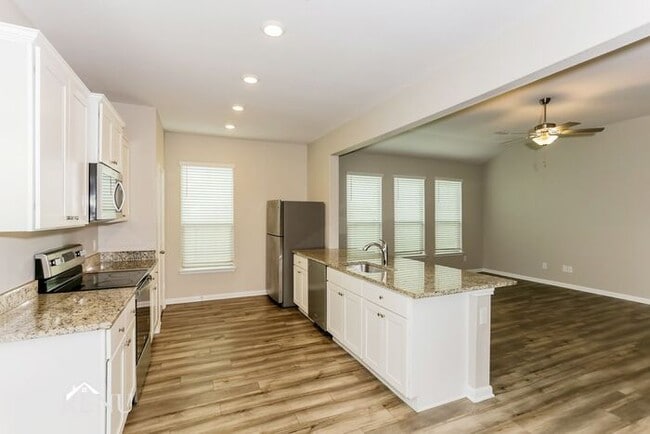 Building Photo - 2026 Delta Downs Dr