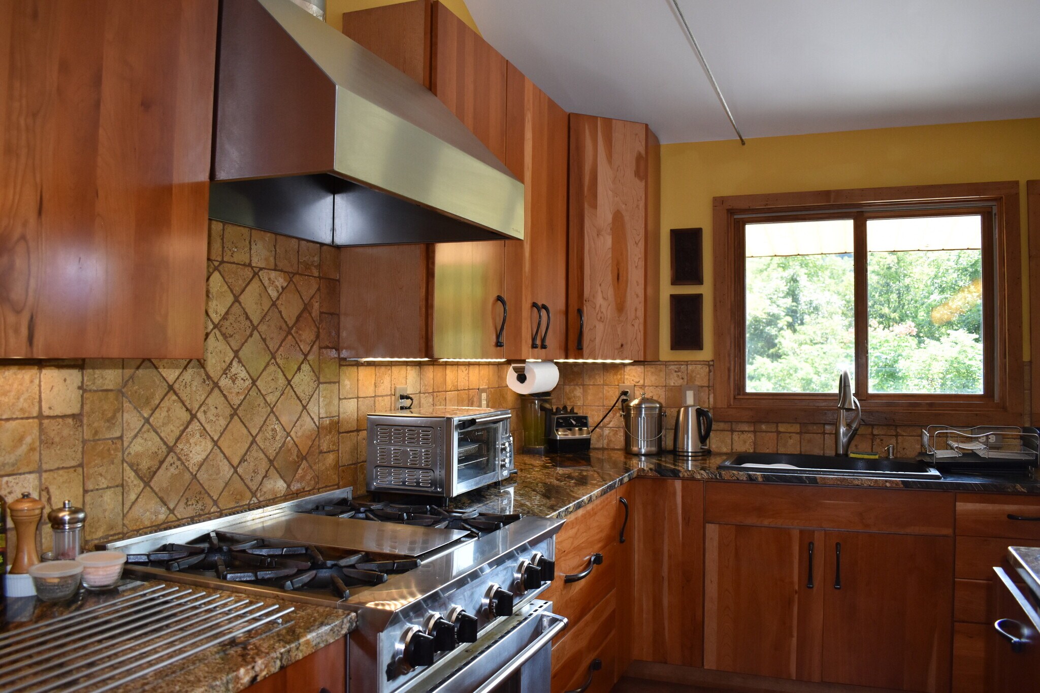 Building Photo - 336 Chunns Cove Rd