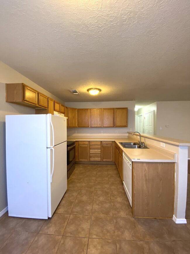 Building Photo - 2BR/1Bath - 4 Plex in Rio Rancho